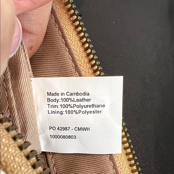 The Sak | Leather Wristlet Clutch ✨ - Picture 8 of 14